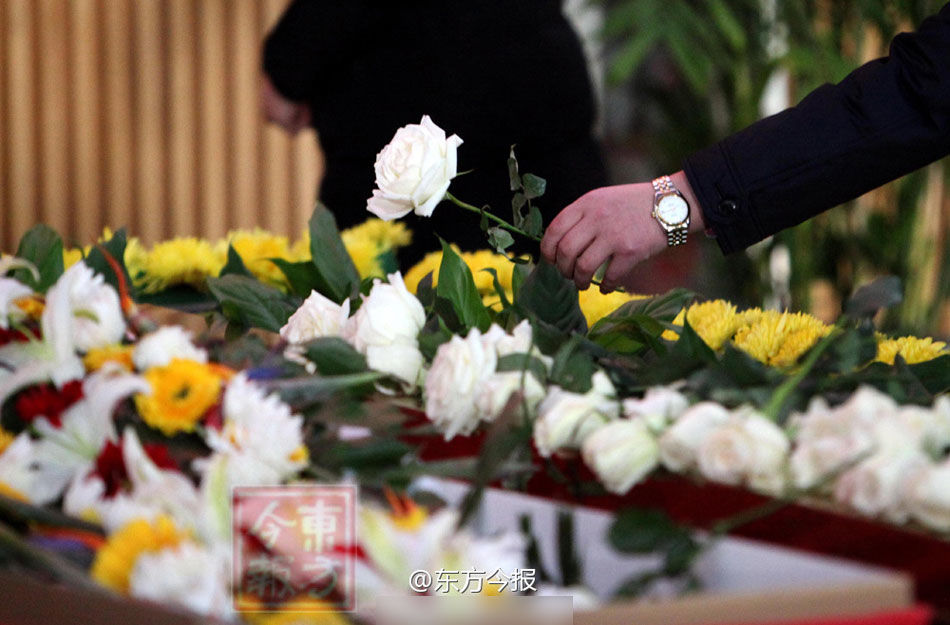女主播为保宝宝放弃化疗去世 全城追悼[高清大图]
