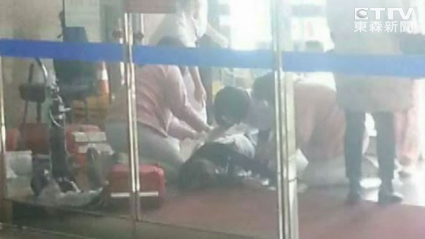 台中机场爆枪战：男子与警察对开23枪被击毙