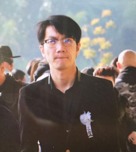 姚贝娜追悼会举行 歌迷含泪送别