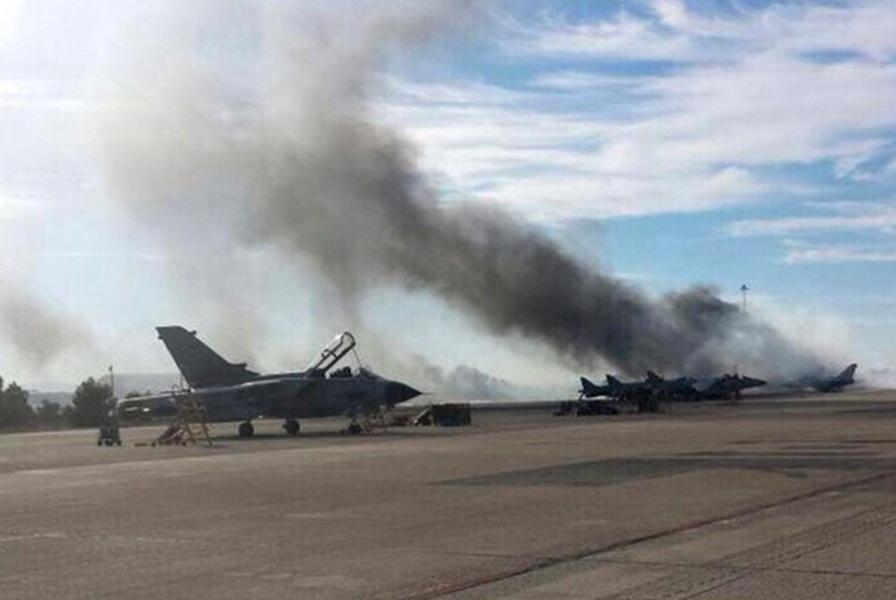 希腊F-16坠落砸毁数架战机 10人丧生