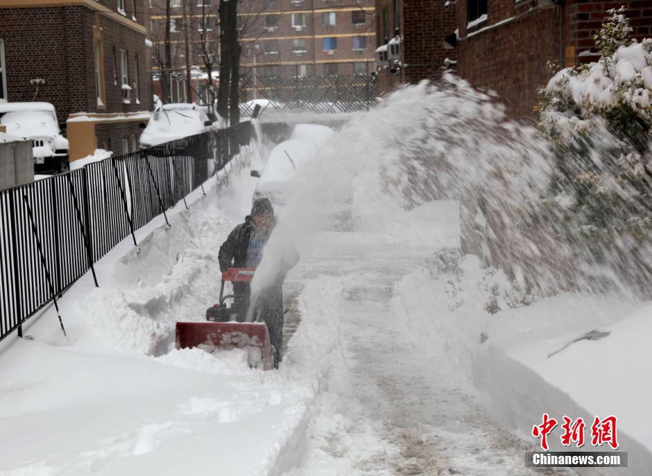 美国马萨诸塞州遭受暴雪洪水双重袭击