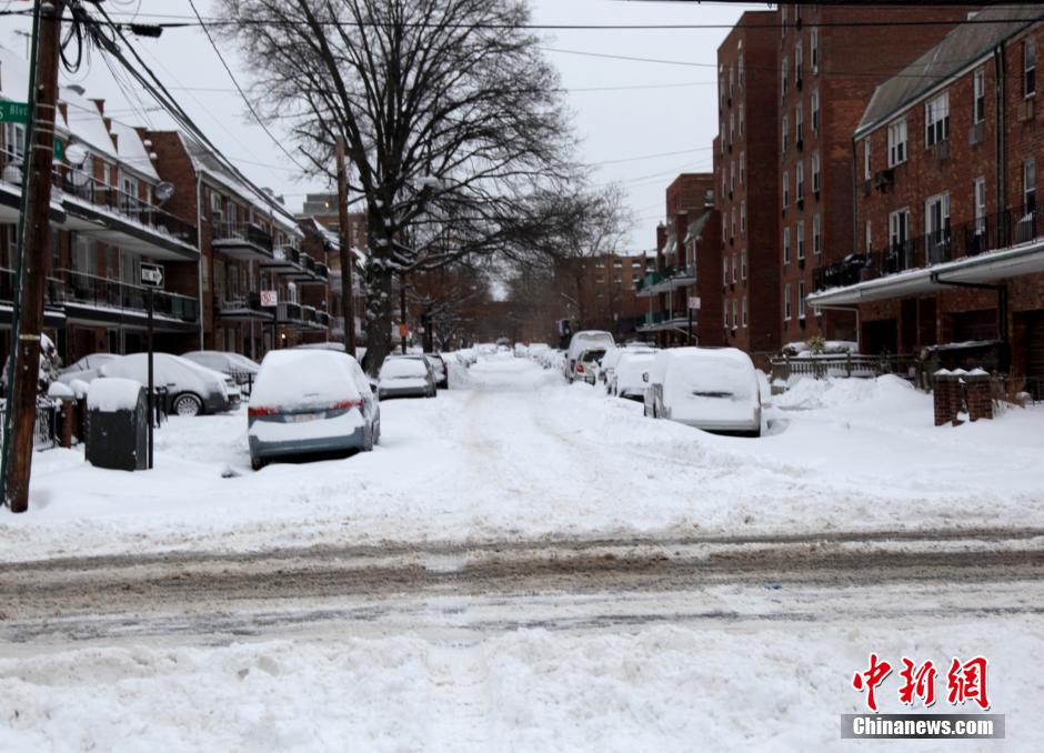 美国马萨诸塞州遭受暴雪洪水双重袭击