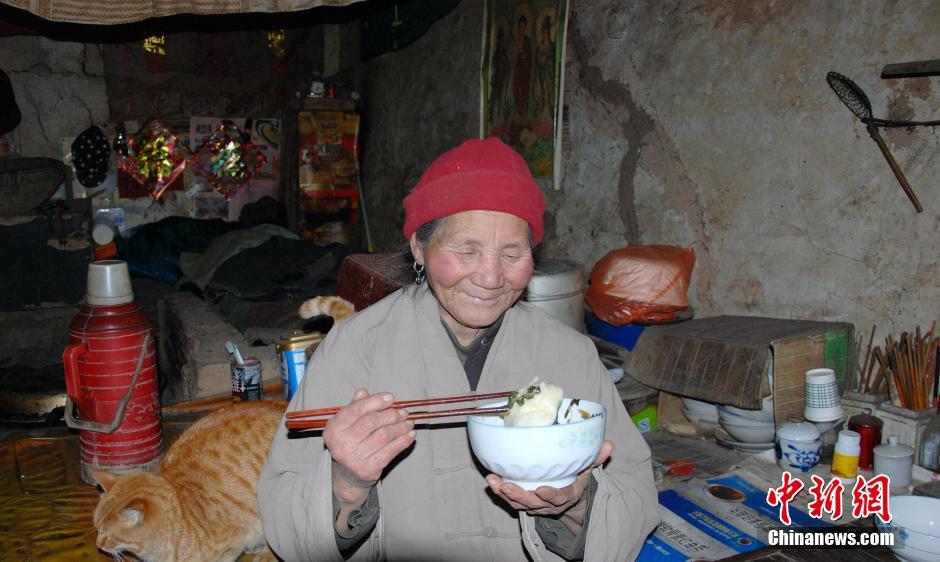 冒雪踏访陕西终南山“茅棚隐士”