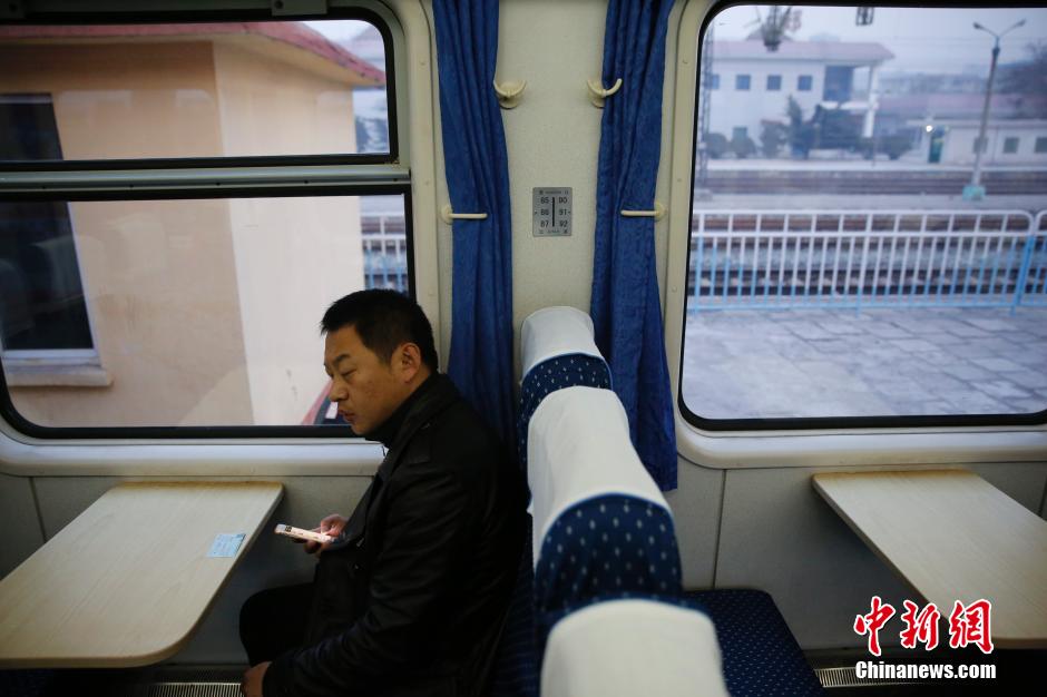 燕郊至北京通勤火车再遇冷