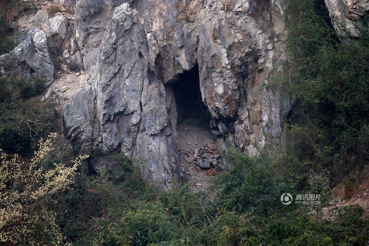 浙江青田宝石产地遭滥挖乱采 大山被掏空