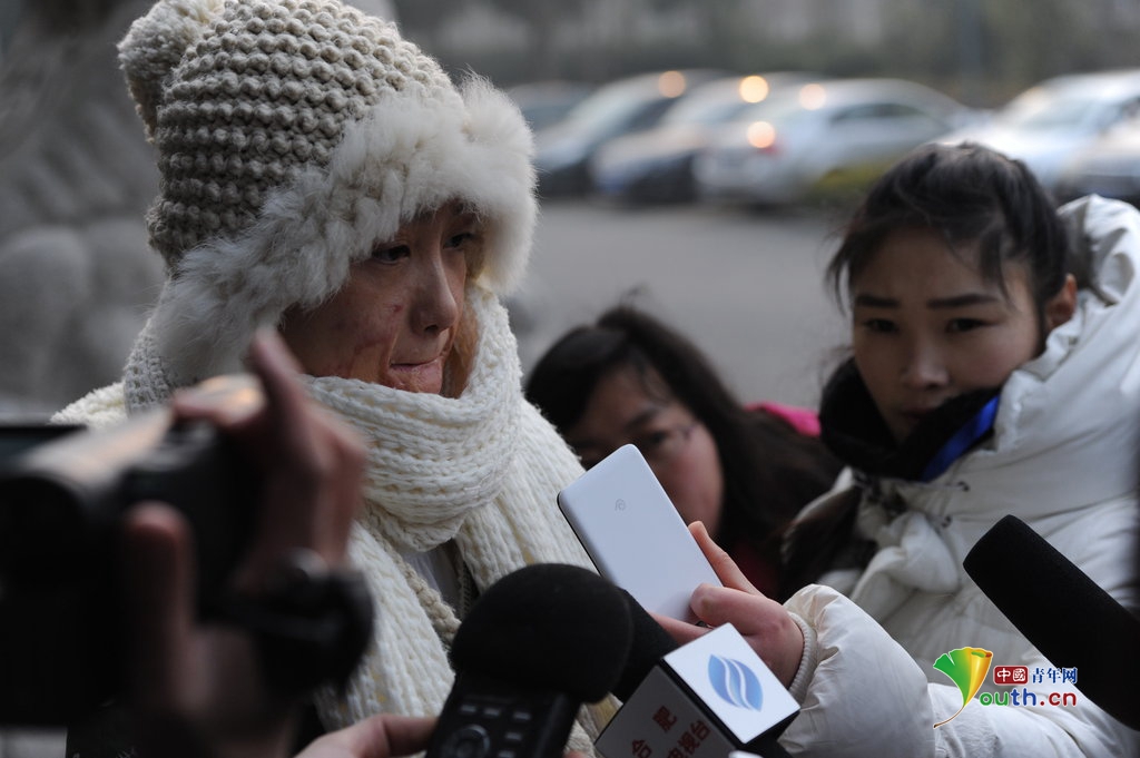 合肥少女毁容案开庭 周岩将全程参与不公开庭审