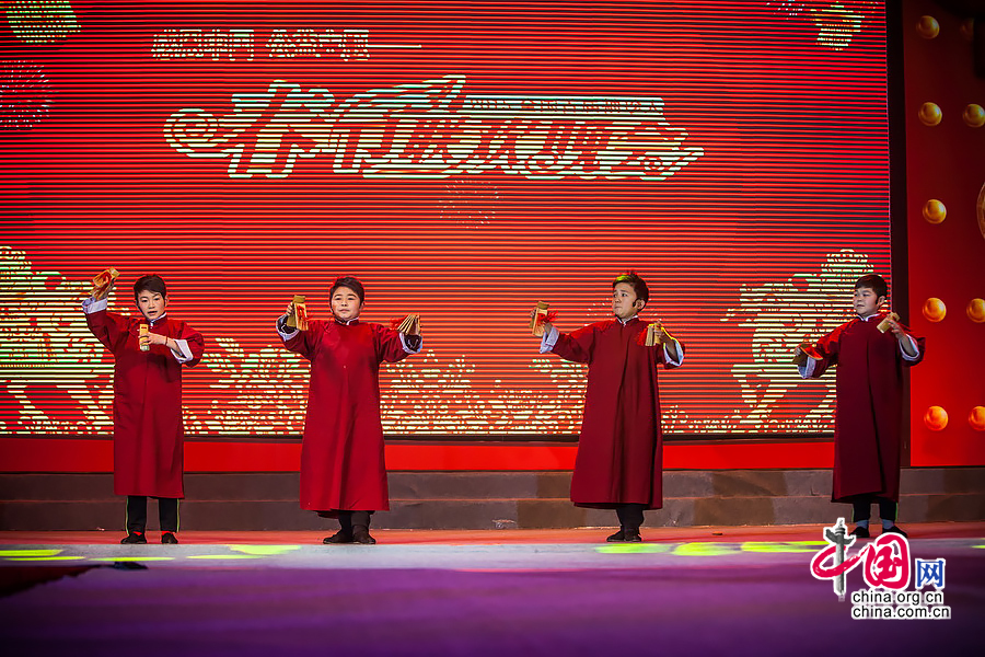 【中国故事】袖珍人的大世界——首届袖珍人春晚纪实