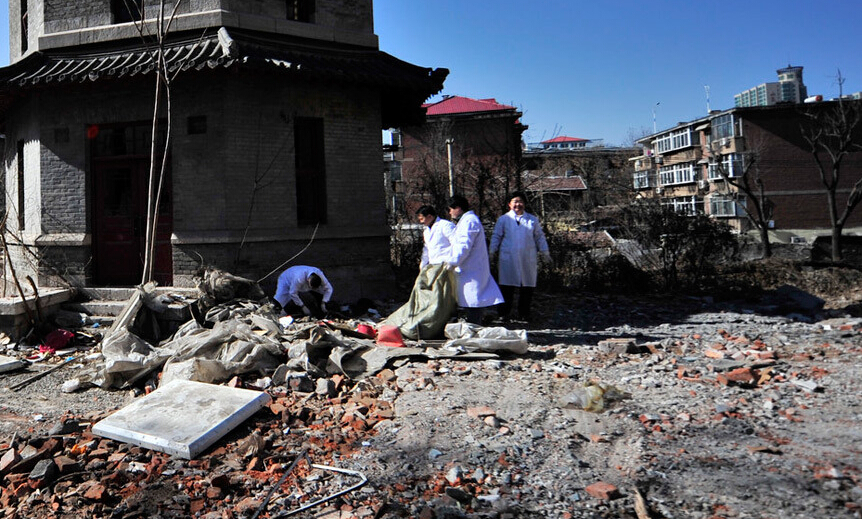 济南：铺路渣土现大量高校遗漏尸块标本