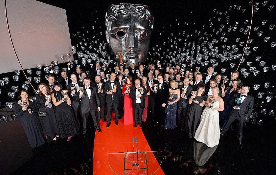 英国奥斯卡BAFTAs颁奖 帝后还是埃迪+摩尔