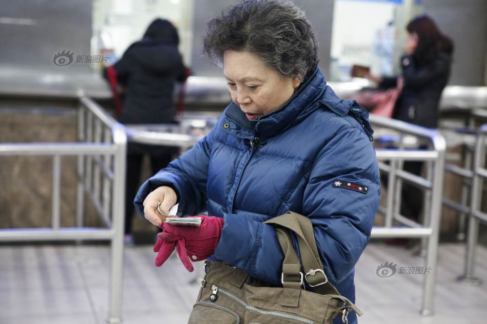 “回笼票”增加 探访春运火车站退票者