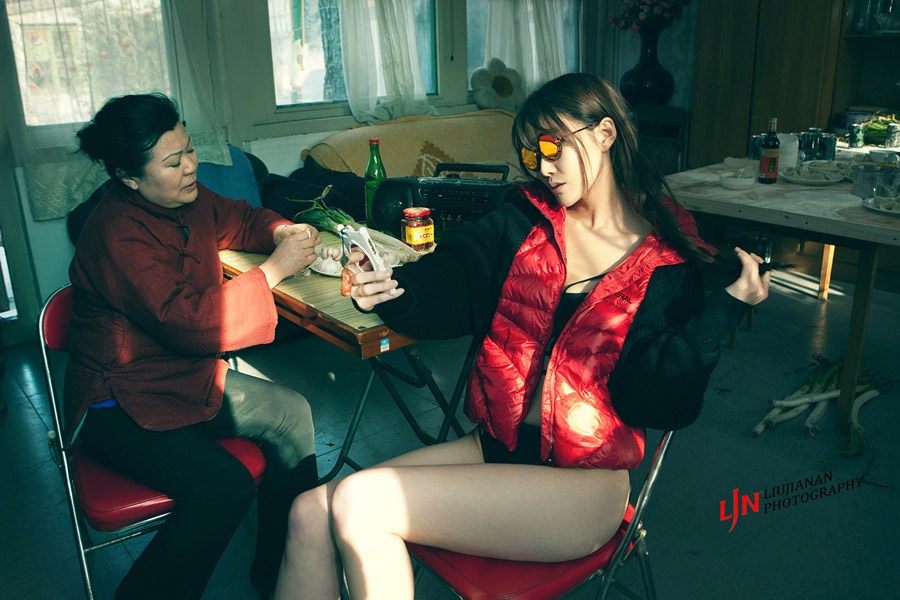 模特演绎性感年夜饭 网友喷鼻血