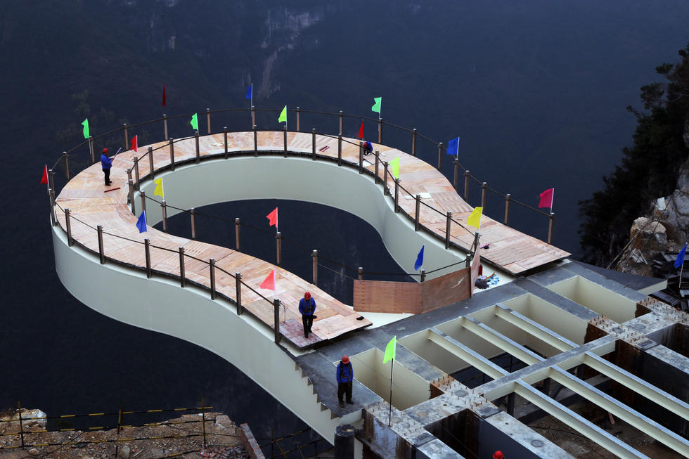 组图：重庆云阳建成世界第一悬挑玻璃景观廊桥