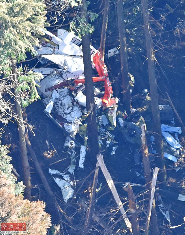 日本海上自卫队直升机山区坠毁