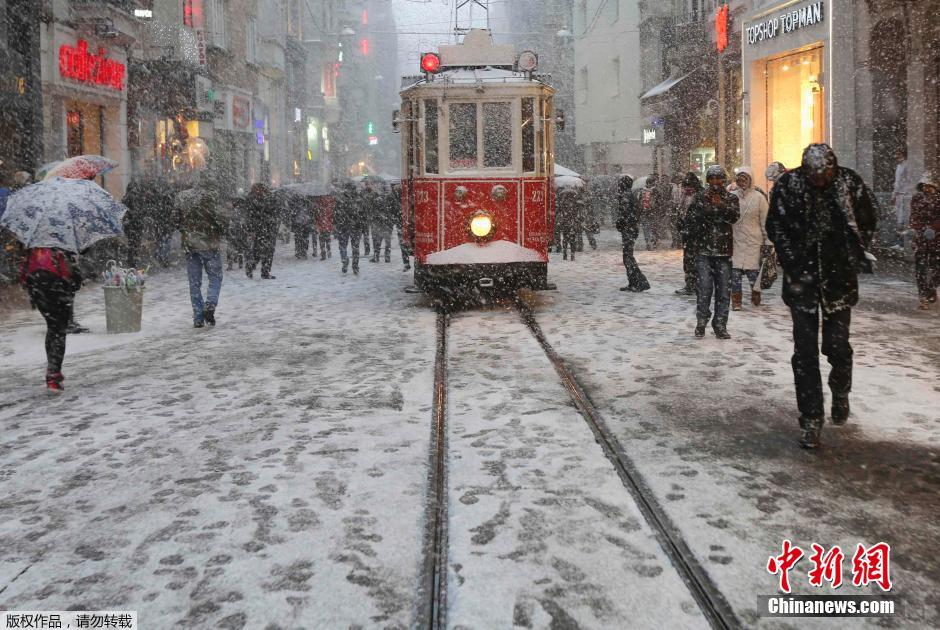 土耳其遭遇强降雪袭击