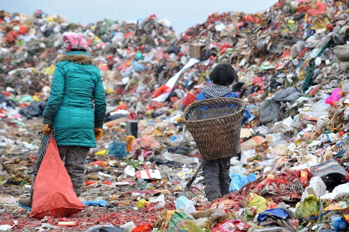 邢台123：垃圾堆里的生活区恶臭熏天
