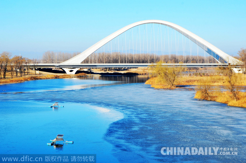 北京昌平未来科技城两座桥 造型独特 br\/