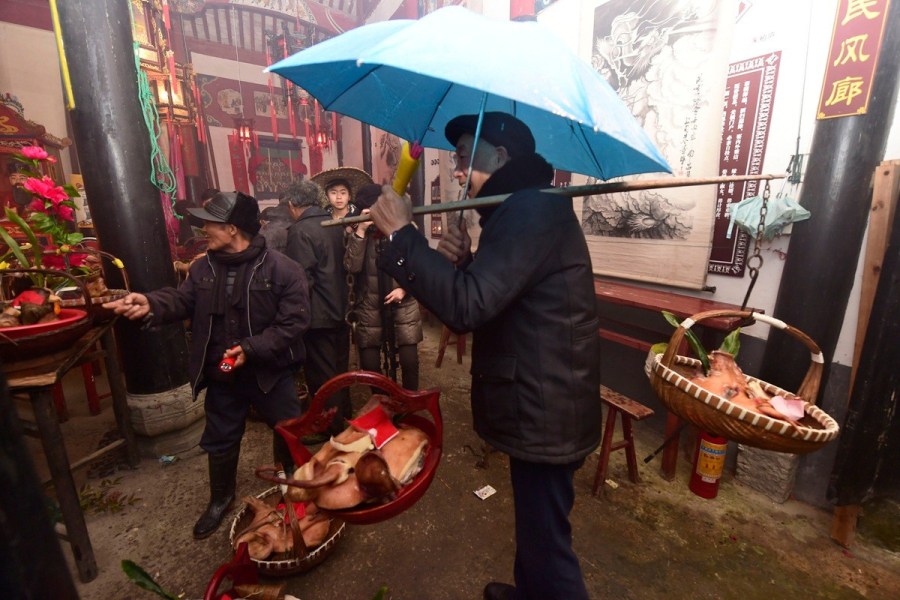 杭州淳安朱熹后裔“猪头祭祖”