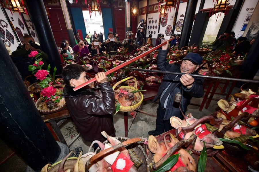 杭州淳安朱熹后裔“猪头祭祖”