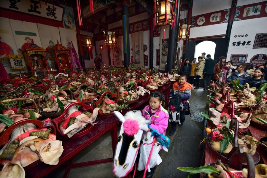 杭州淳安朱熹后裔“猪头祭祖”