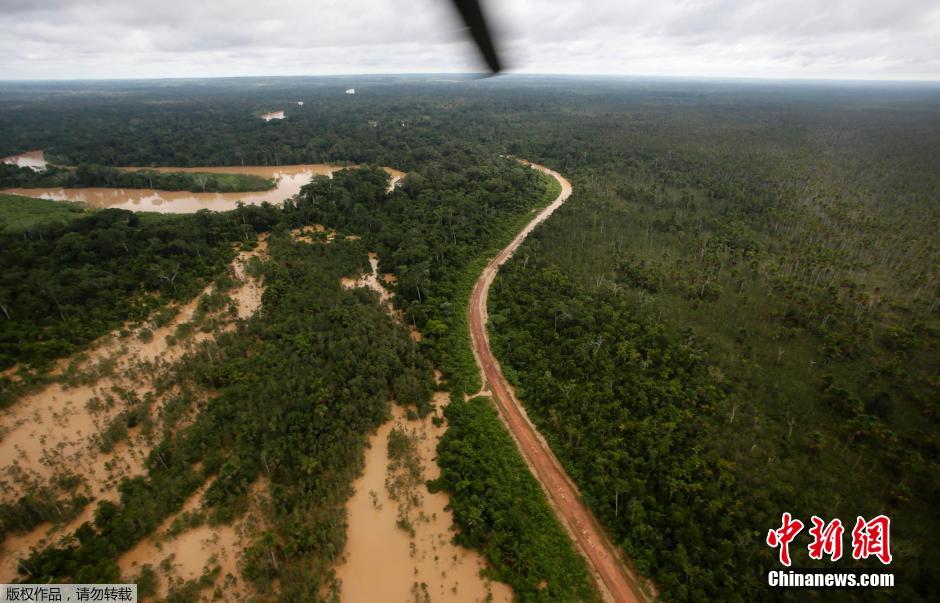 航拍巴西玻利维亚边境洪灾 森林变汪洋