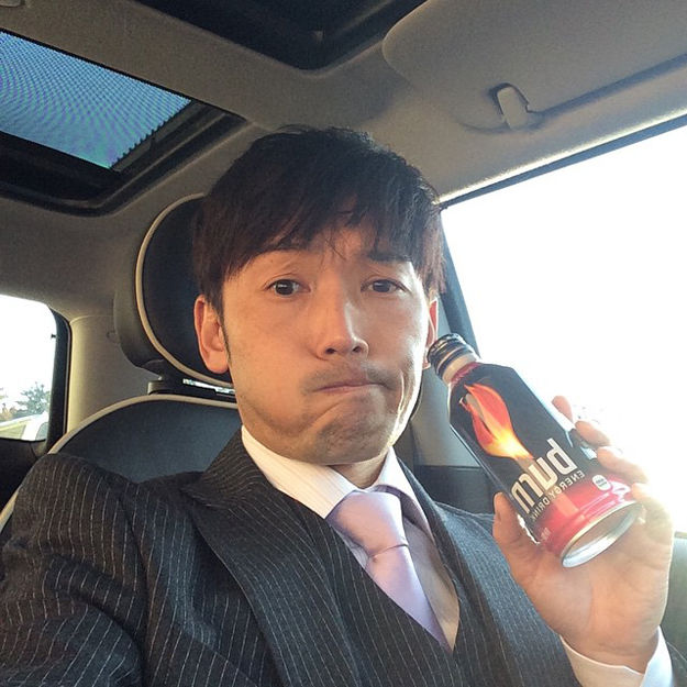 日本男主持人家中上吊自杀 盘点生前私照