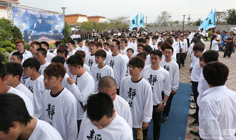 台湾高雄劫狱主谋告别式 上千兄弟送行