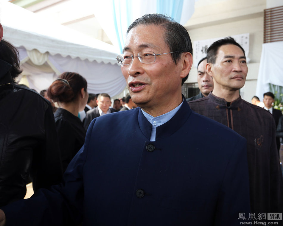 台湾高雄劫狱主谋告别式 上千兄弟送行