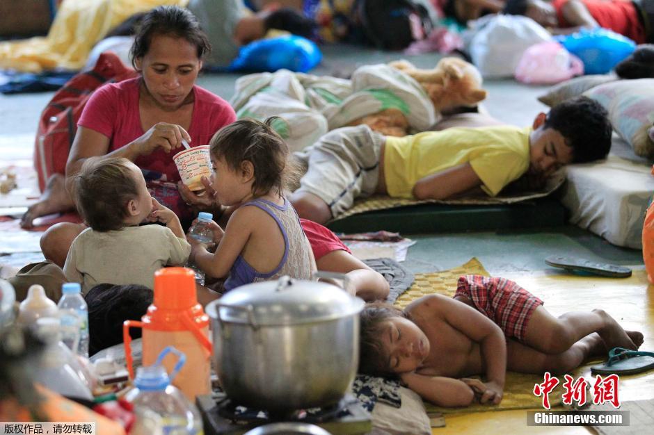 菲律宾马尼拉一贫民窟大火 万户家庭无家可归