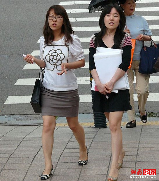 实拍韩国街头未整容女孩：思密达的整容技术果然好赞