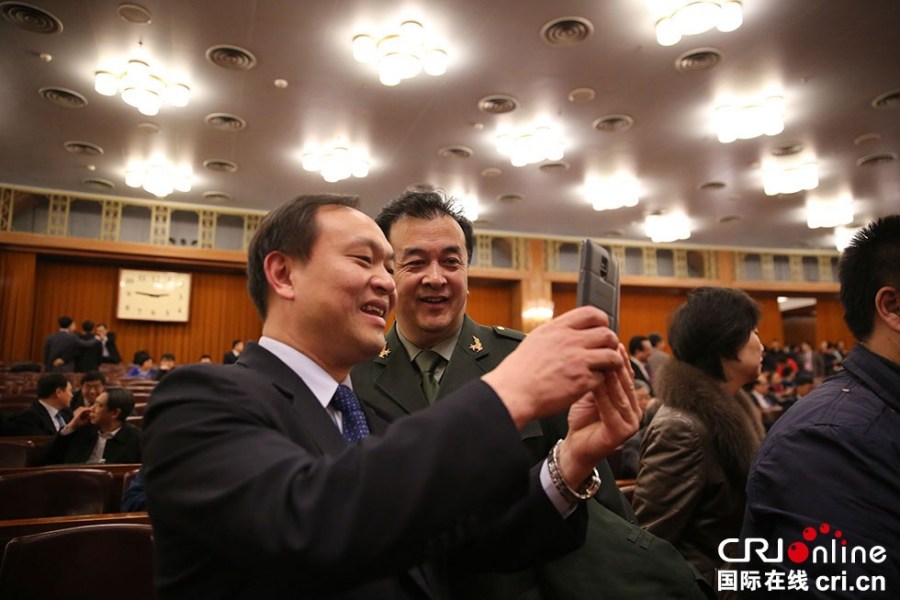 政协委员的拍与自拍