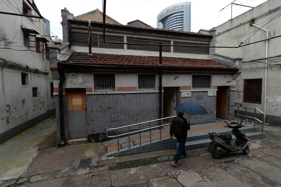 上海73岁民国老公厕申保失败面临拆除