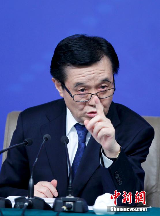 商务部部长高虎城回答中外记者提问