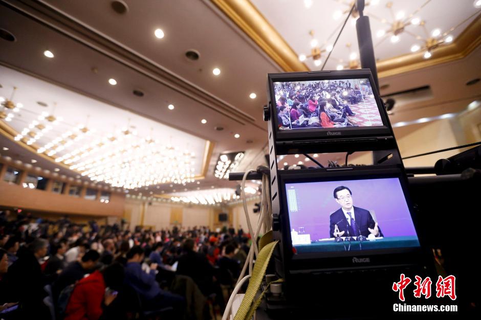 商务部部长高虎城回答中外记者提问