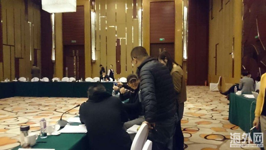 两会花絮：陈道明再次被记者围堵