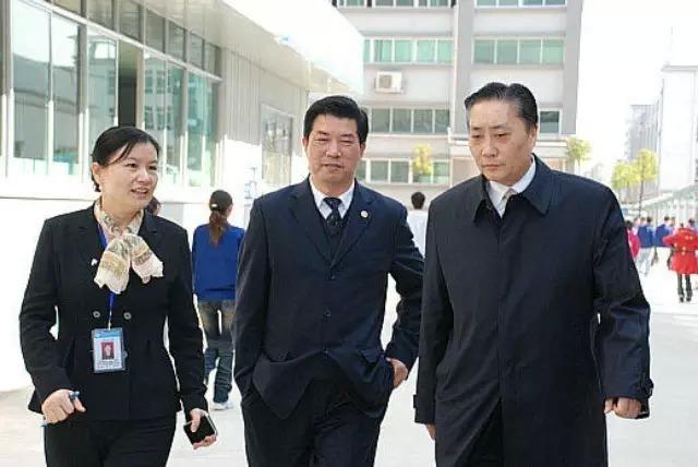 深圳“打工妹”有望成中国女首富