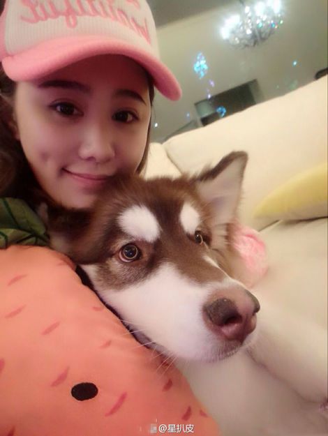 网曝王思聪与新欢沈亚婷三亚度假 亲密照片曝光