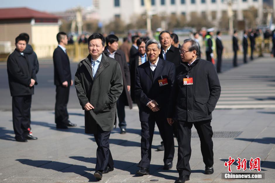 全国政协十二届三次会议第四次全体会议　宋丹丹 宋春丽参会