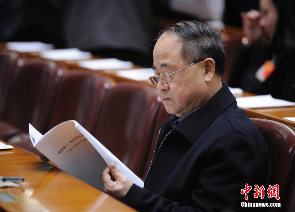 全国政协十二届三次会议第四次全体会议　宋丹丹 宋春丽参会