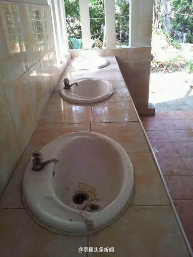 泰媒曝中国游客在泰国卫生间洗手台洗脚