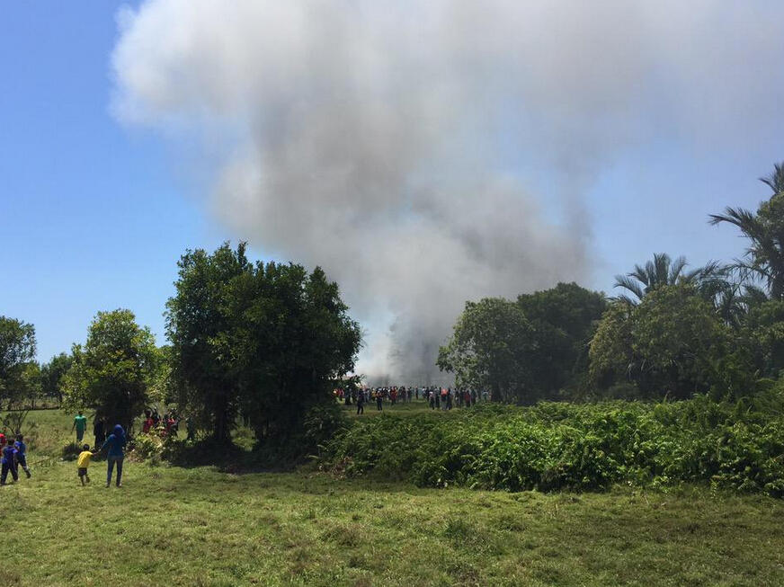 兰卡威航展空难：2架印尼飞机疑碰撞后坠毁