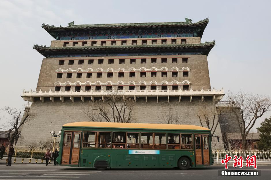 北京仿古“铛铛车”观光二号线开通