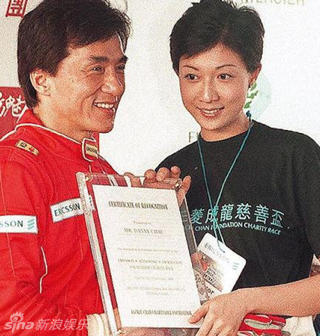 吴绮莉旧照：风波不断的亚姐冠军