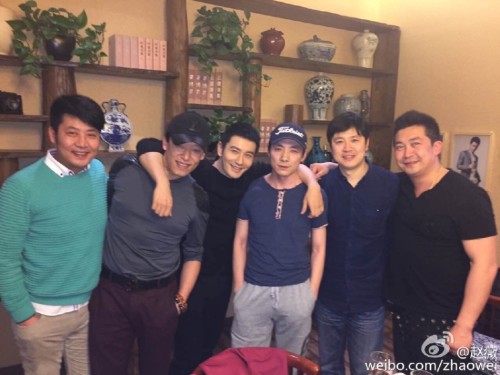 黄晓明参加北影96班同学会 赵薇遗憾缺席