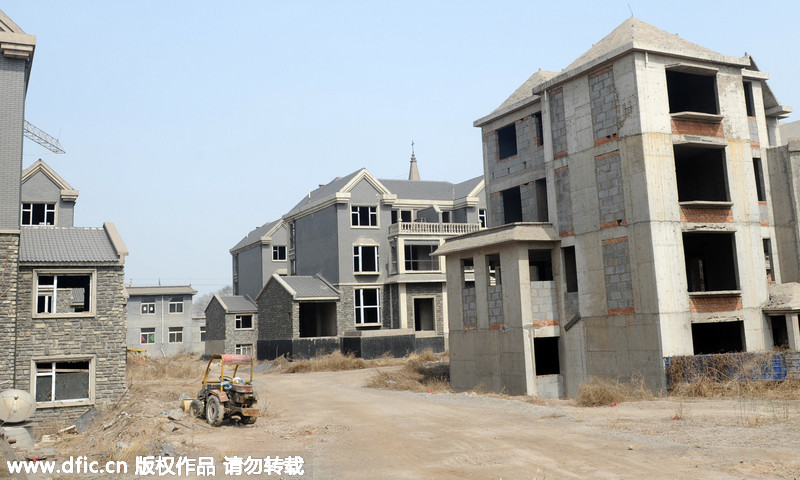 2015年3月20日,山西省太原市,古寨村近百栋别墅,高层住宅楼沦为烂尾