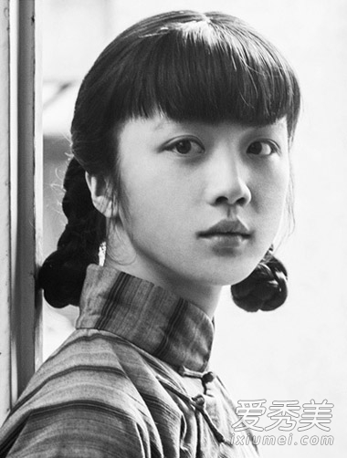 灰姑娘掀复古风 女星卷发争相比美