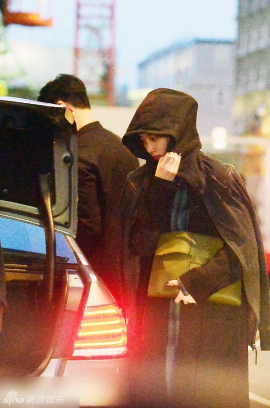 李敏镐秀智秘密约会被拍 口罩遮面同行