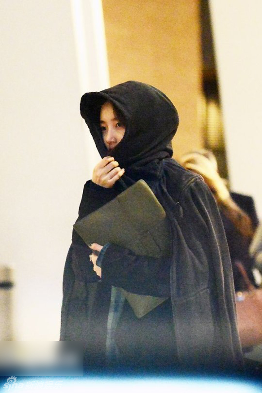 李敏镐秀智秘密约会被拍 口罩遮面同行
