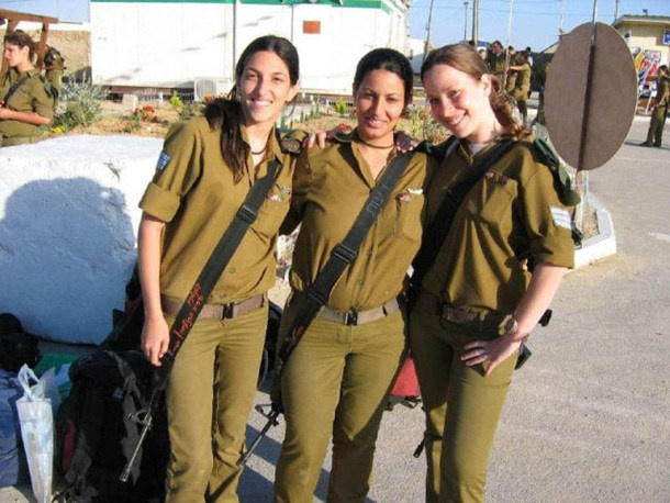 以色列军队女兵皮肤白皙颜值高