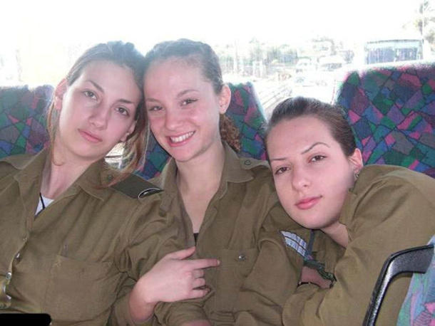 以色列军队女兵皮肤白皙颜值高