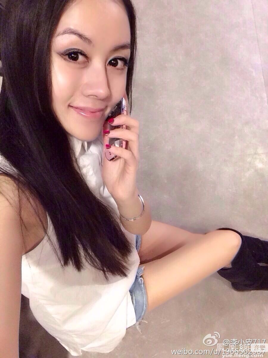 央视体育女主播靓丽走红